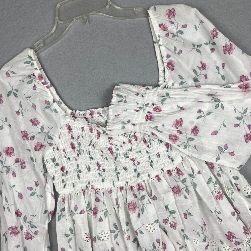American Eagle White Floral Smocked Eyelet Top Medium Romantic Cottage Feminine
